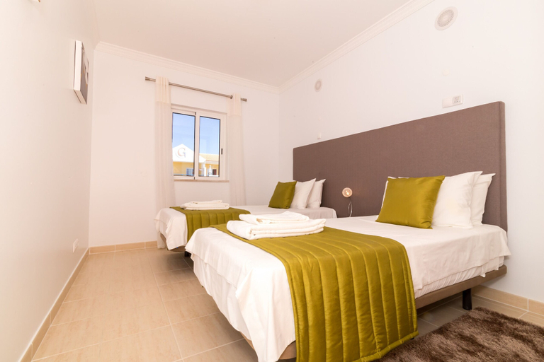 Bedroom 3, Albufeira Sunny Apartment 2 by Homing, Albufeira