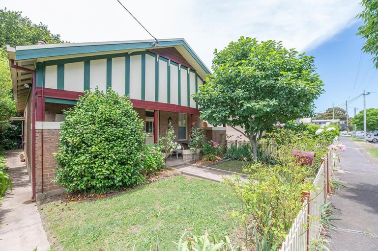 Lords Cottage Charming CBD Home, Pet Friendly, Orange