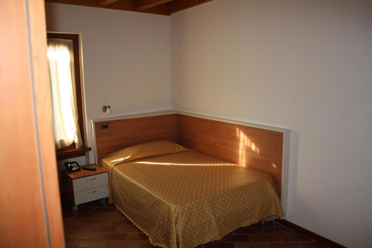 Bedroom 3, Hotel Bed & Wine, Verona