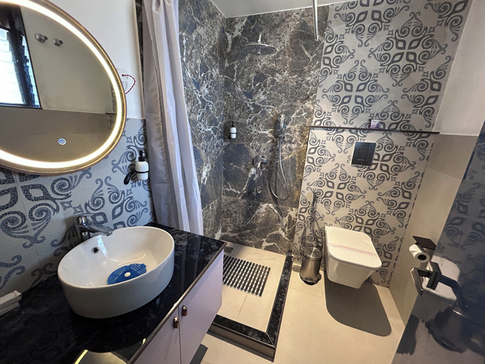 Bathroom 5, HOTEL MEENA AURUM INN, Darbhanga
