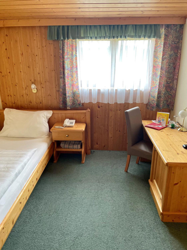 Bedroom 3, Landhotel Moorhof, Braunau am Inn