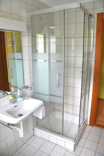 Bathroom 3, Hotel de l'Ours, Jura-North Vaudois
