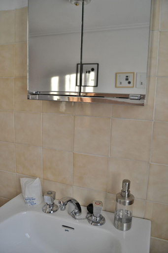 Bathroom 4, Tres Puentes Anguiano, La Rioja