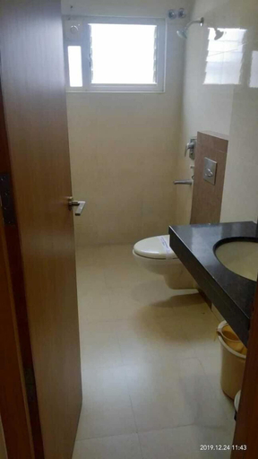 Bathroom 5, Hotel Apple Park, Coimbatore