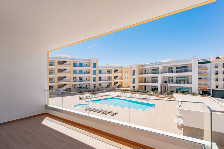 Sport & Beauty 2, Lagos Marina View 2 With Pool by Homing, Lagos