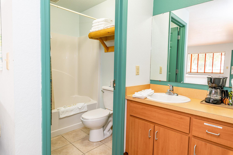 Bathroom 3, Camp Mack, a Guy Harvey Lodge, Marina & RV Resort, Polk