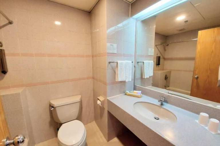 Bathroom 16