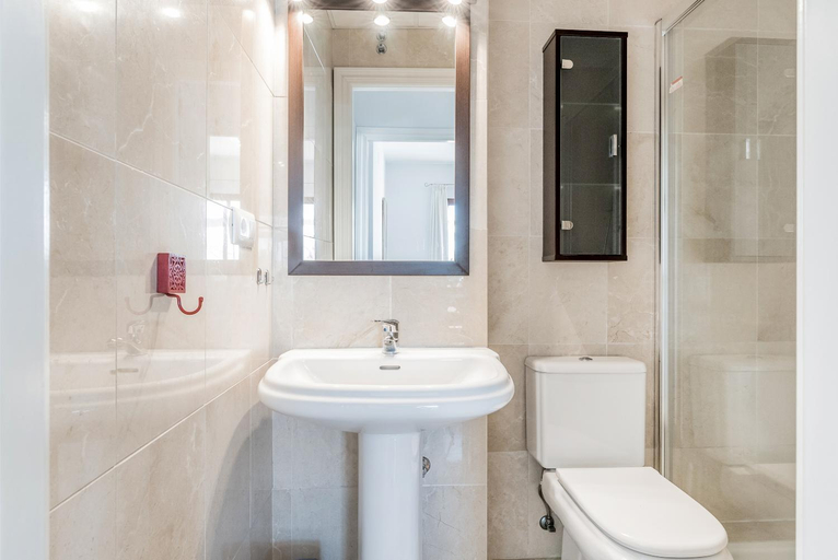 Bathroom 4, 2 bedroom apt close to the sea, Málaga