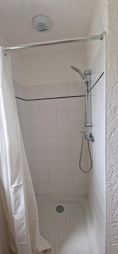 Bathroom 4, Belvedere de Canaloro, Corse-du-Sud