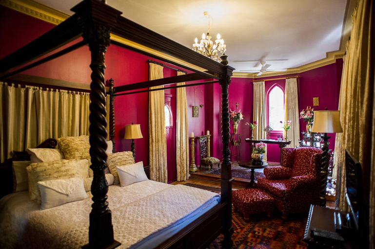 Bedroom 3, Grenfell Hall B&B, Weddin