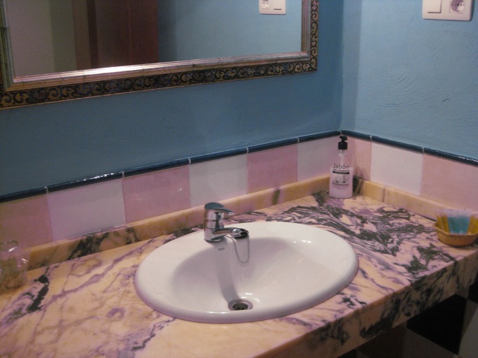 Bathroom 5, El cascapeñas de la alpujarra, Granada