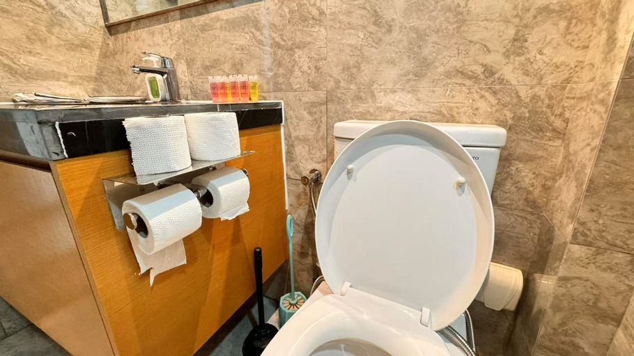 Bathroom 4