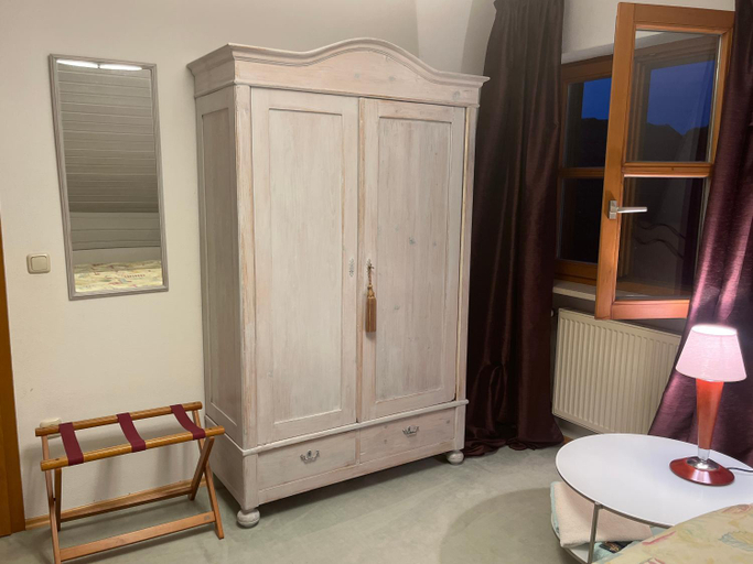 Bedroom, Zimmer zum Wohlfuhlen, Landshut