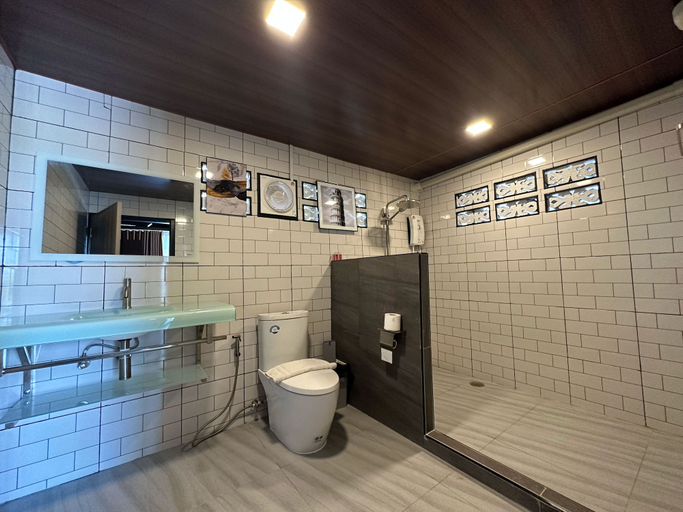 Bathroom 2