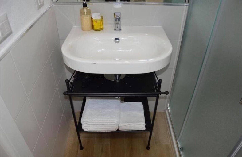 Bathroom 5, Costantino Home, Napoli