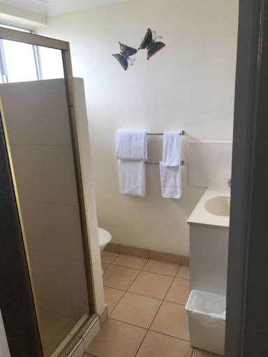 Bathroom 3, Nanango Star Motel, Nanango
