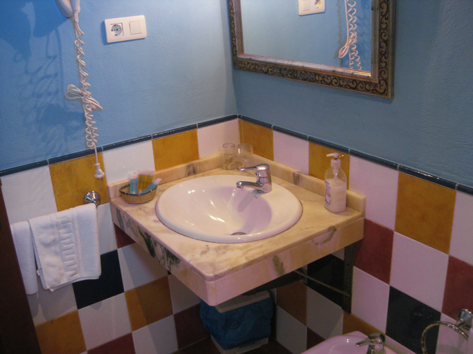 Bathroom 5, El cascapeñas de la alpujarra, Granada