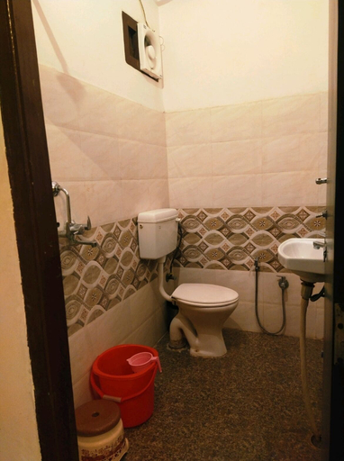 Bathroom 3, Hotel Royal Pavalion, Varanasi