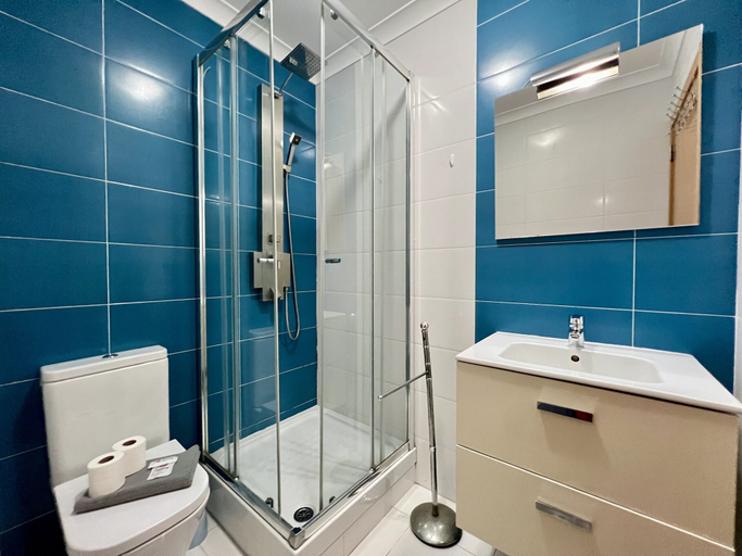 Bathroom 3, Monte Gordo Beach Ocean View 5 by Homing, Vila Real de Santo António