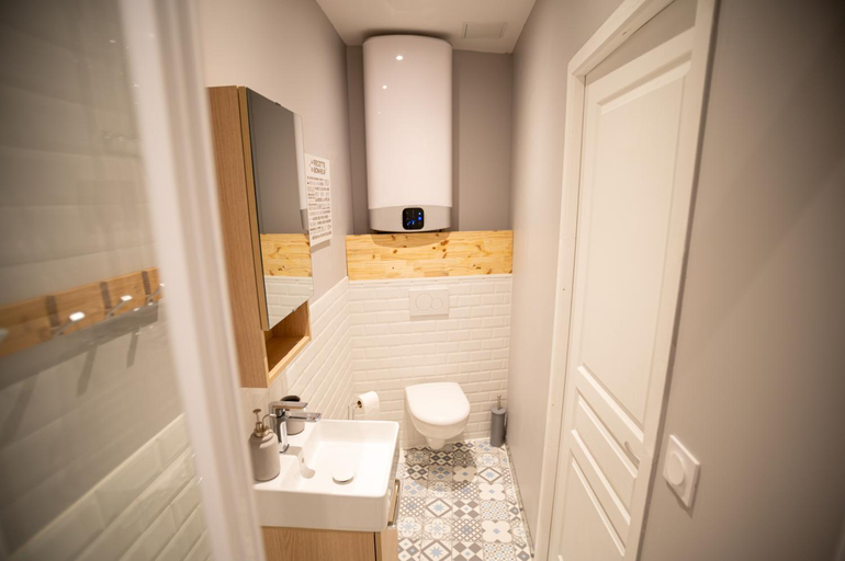 Bathroom 2, Appartement a Vienne, Isère