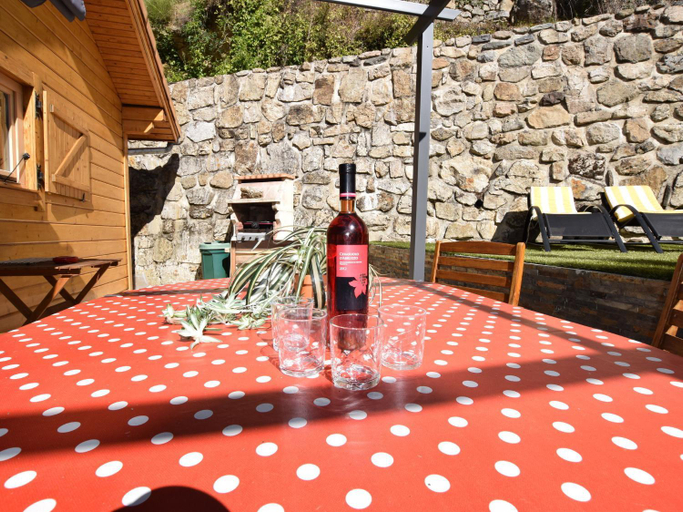 Balcony/terrace, Riverside Chalet Retreat, Ardèche