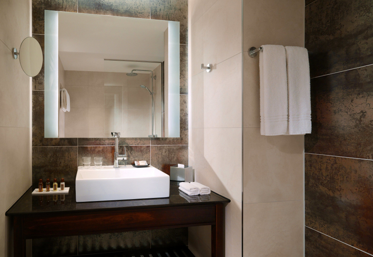 Bathroom 5, Sheraton Essen Hotel, Essen