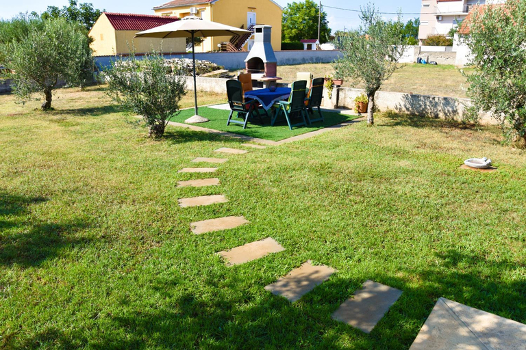 Others 2, Apartments Mirela, Nin