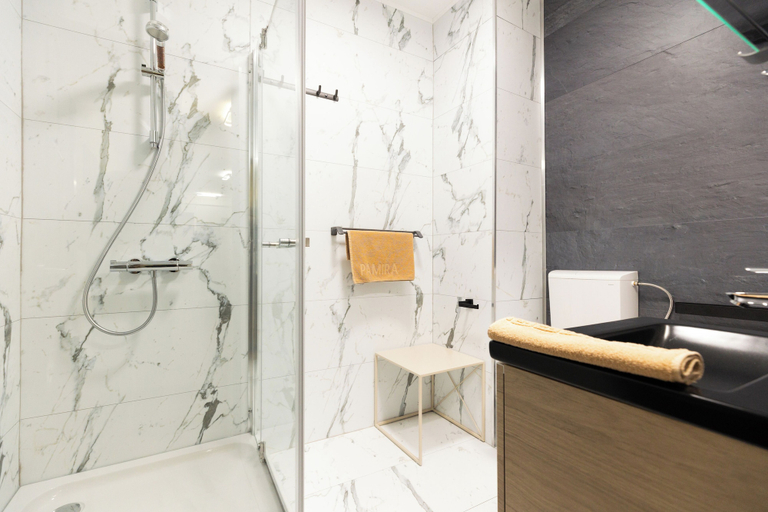 Bathroom 3, Nest Inn Acajou Apartment, Baia Mare