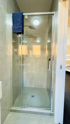 Bathroom 3, Orere Point TOP 10 Holiday Park, Manukau
