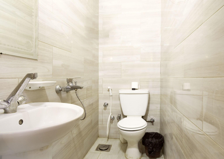 Bathroom 4, Minerva Downtown Hostel, Qasr an-Nil