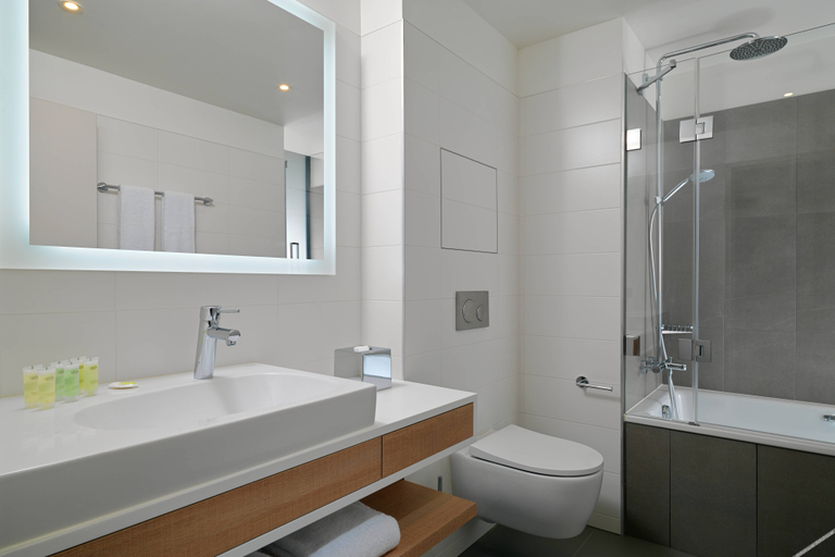 Bathroom, Residence Inn by Marriott Toulouse-Blagnac, Haute-Garonne