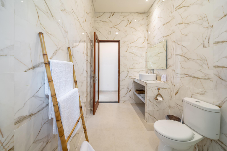 Bathroom 4, Aleksa- Brand new villa+ Ricefield View + Rooftop, Badung