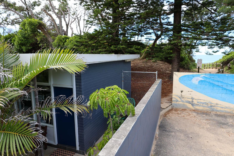 Sport & Beauty, Hoey Moey Backpackers, Coffs Harbour - Pt A