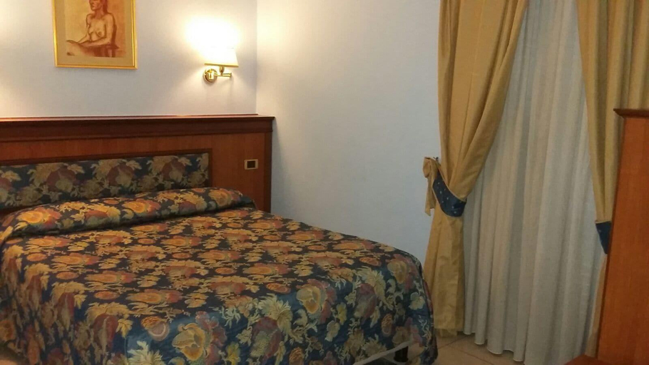 Bedroom 3, Hotel Malaga, Avellino