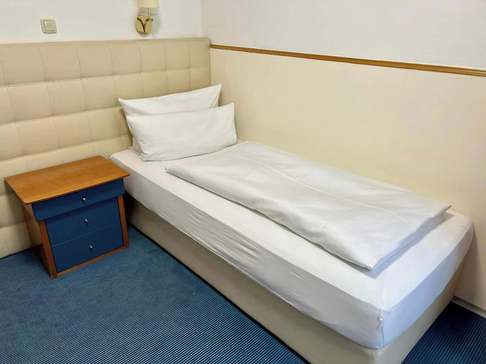 Bedroom 5, Hotel am Bayrischen Platz, Leipzig