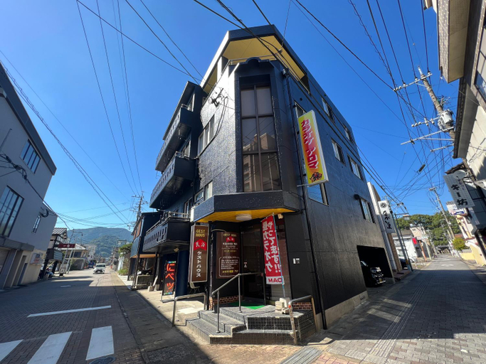 Exterior 16
