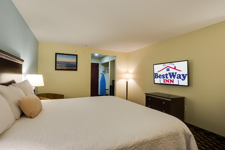 Bedroom 2, Best Way Inn Cleburne, Johnson