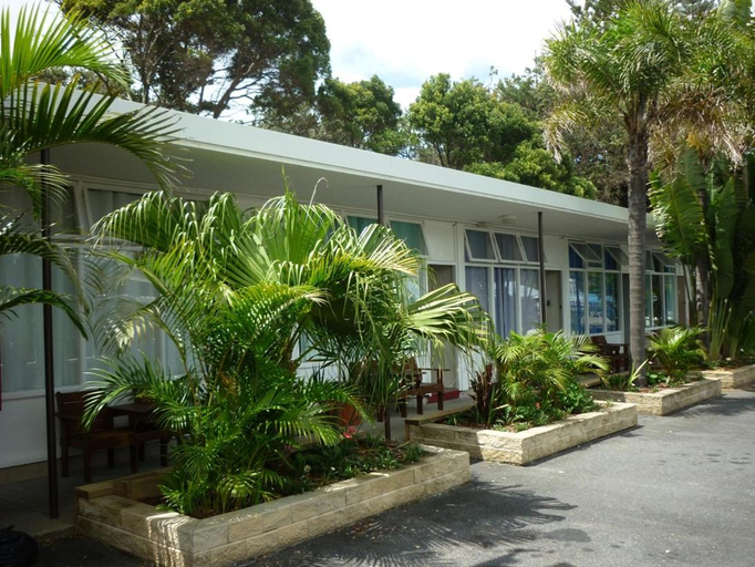 Exterior 5