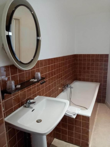 Bathroom 5, Hôtel De La Poste, Seine-Maritime