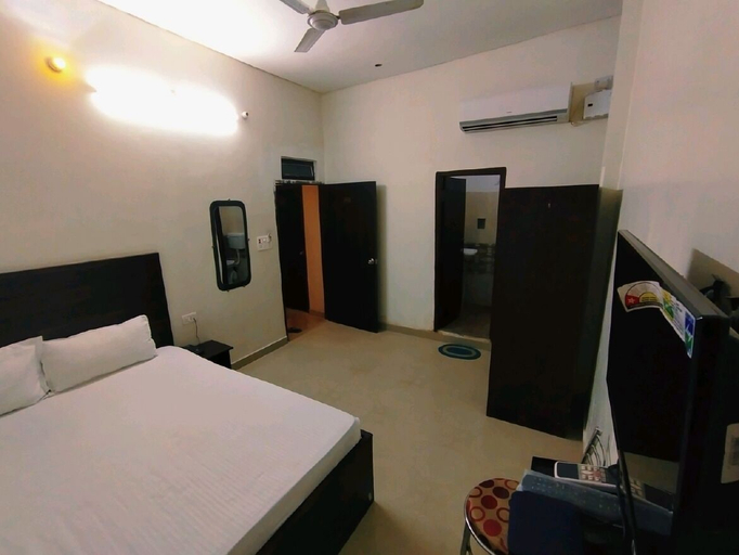 Bedroom 2, Hotel Royal Pavalion, Varanasi
