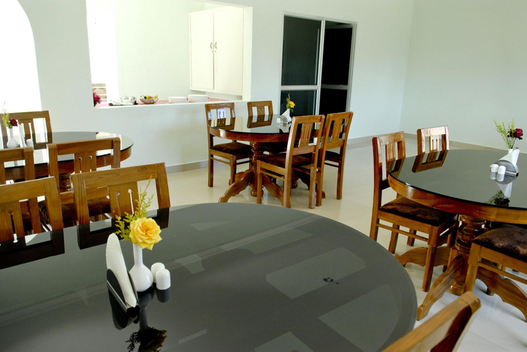 Food & Drinks, Holiday Heaven Munnar, Idukki