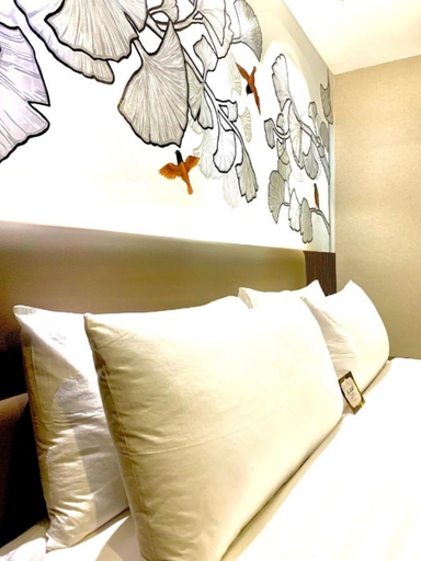 Bedroom 5, The Henry Hotel Roost, Bacolod City