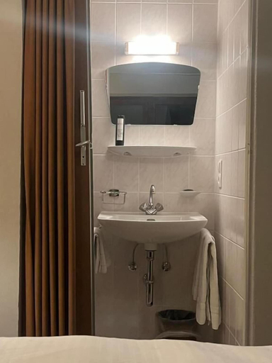 Bathroom 4, Arlberg Motel, Bludenz