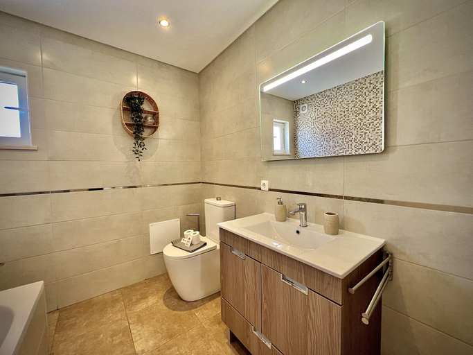 Bathroom 4, Albufeira Balaia Golf Village 6 Byhoming, Albufeira