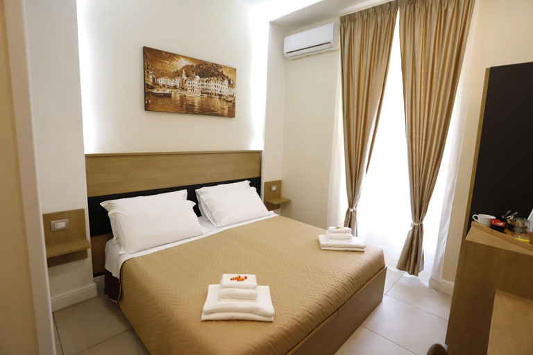 Bedroom 3, Victoria Hotel B&B, Napoli