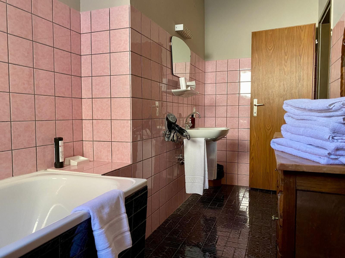 Bathroom 4, Arlberg Motel, Bludenz