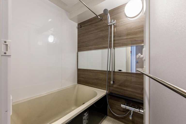 Bathroom 13