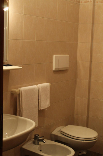 Bathroom 11