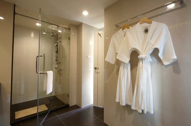 Bathroom 6
