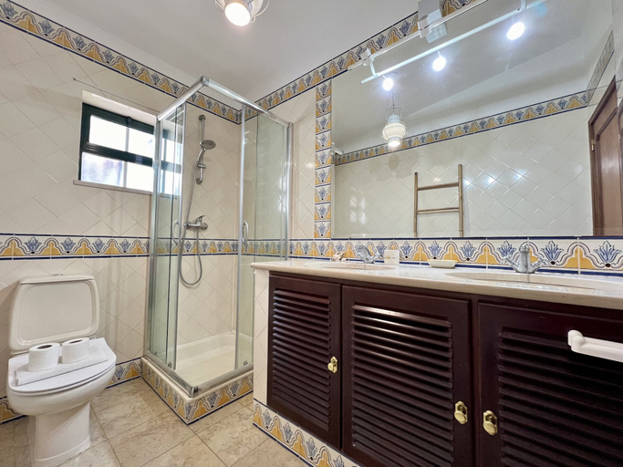 Bathroom 4, Alvor Traditional Villa by Homing, Portimão